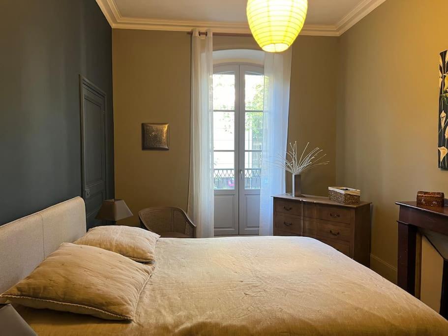 Appartement Coeur De Ville, Garage Prive Et Gratuit Avec Terrasse !